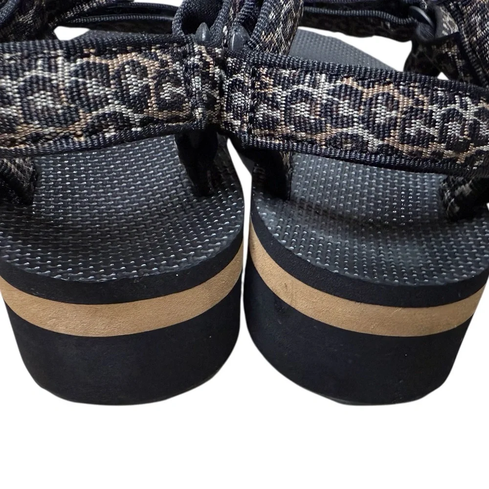 Teva Womens Flatform Universal DORINDA Leopard Print size 7 - Picture 8 of 10